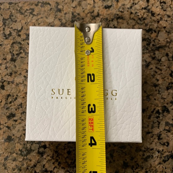 SUE GRAGG . 💍👑. Luxury Jewelry box - Picture 5 of 8